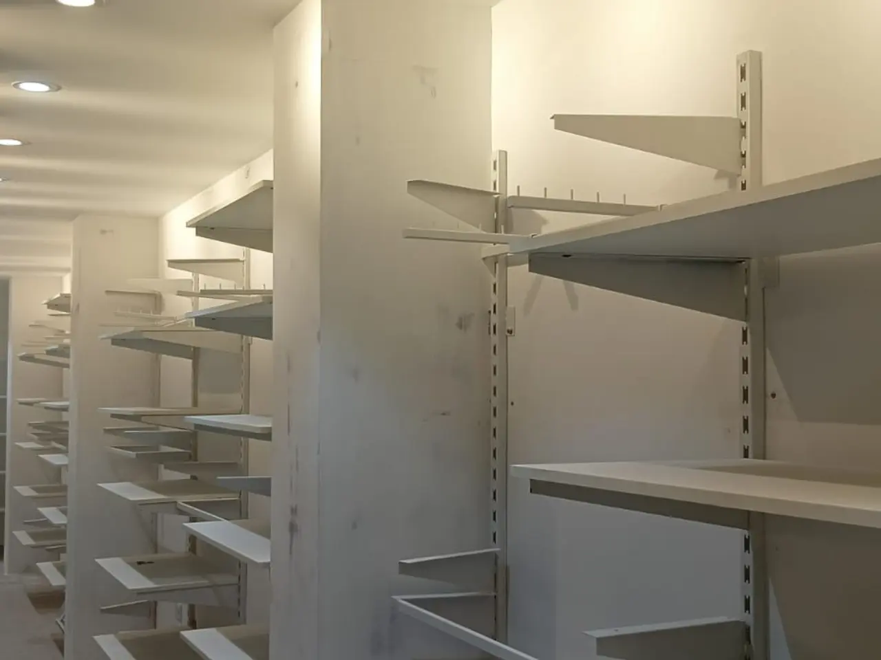 831227133_Toys Rack Installation Lucknow3.webp